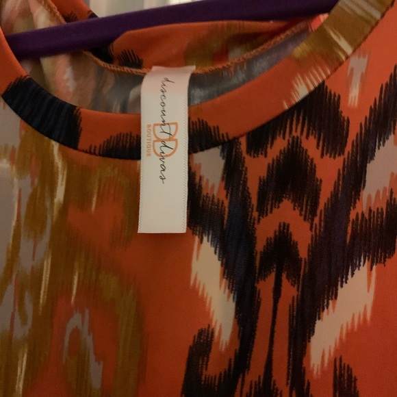 Blaze a trail in this 3X bright orange/gold print - Picture 2 of 6